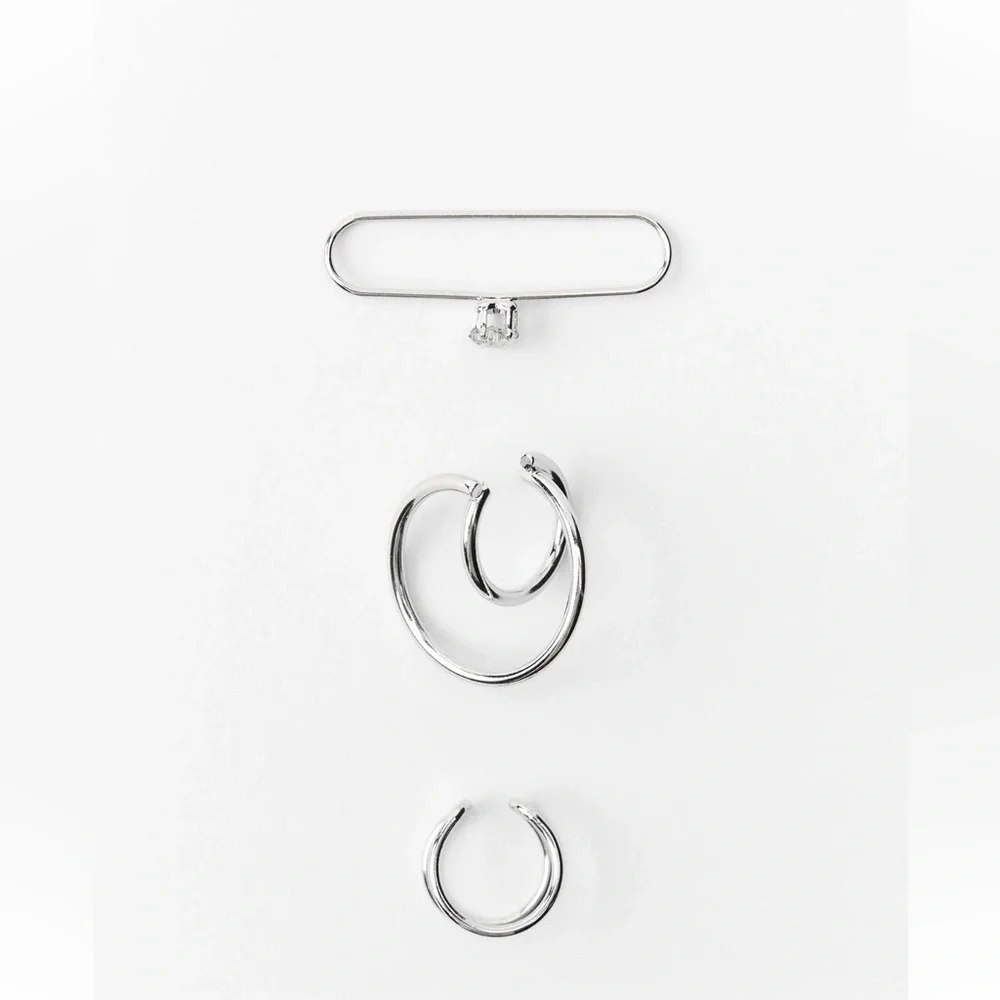 ✨SALE✨ZARA PACK OF EAR CUFFS
✨SALE✨ - Picture 1 of 9